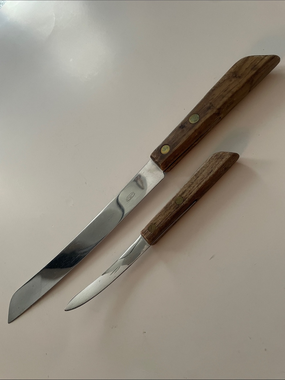 LATHAM & OWEN England Vintage Wood Handle Bread & Grapefruit Kitchen Knife Set